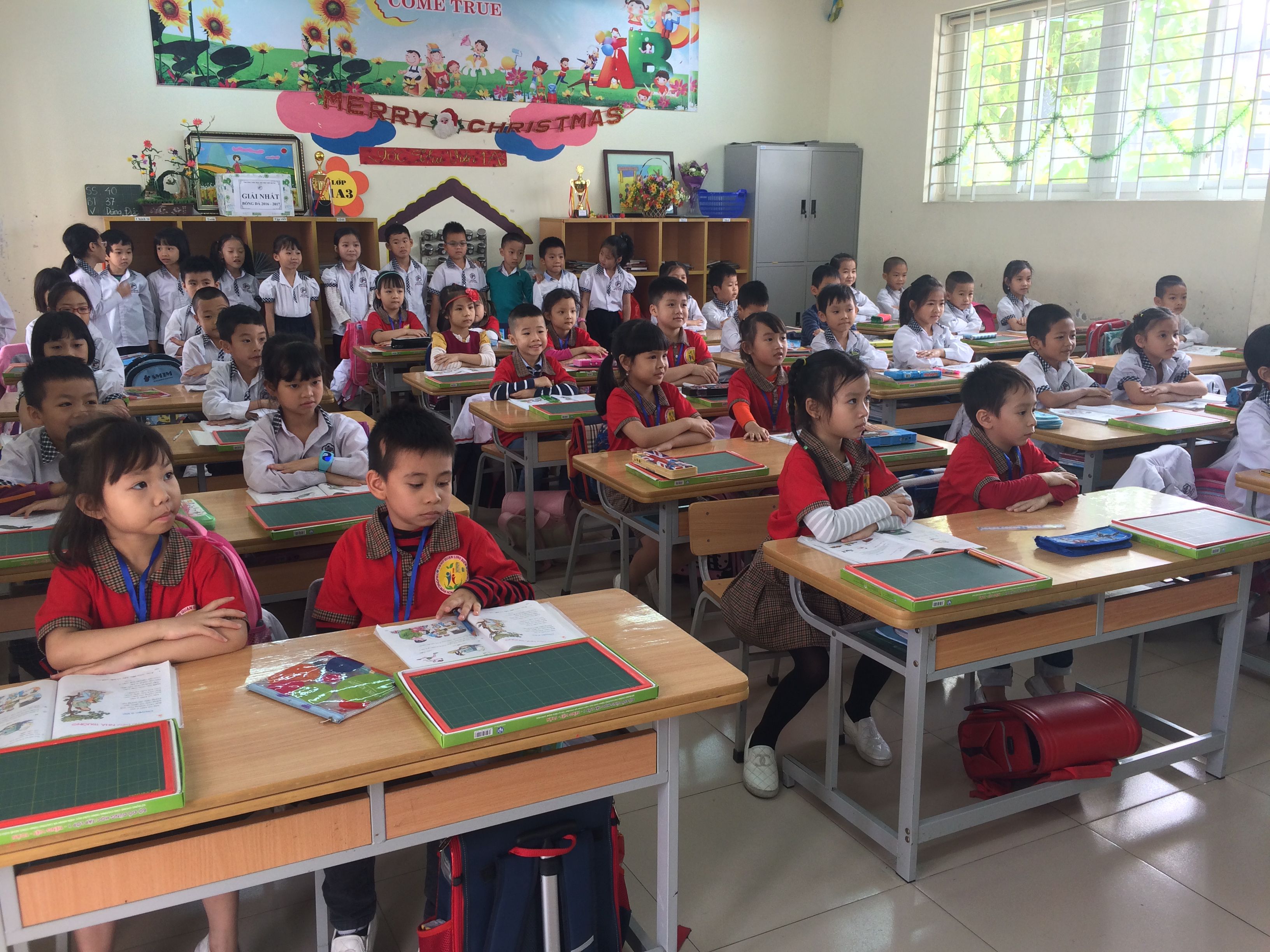 Khối mẫu giáo lớn giao lưu tại trường tiểu học Đô thị Việt hưng (13).jpg